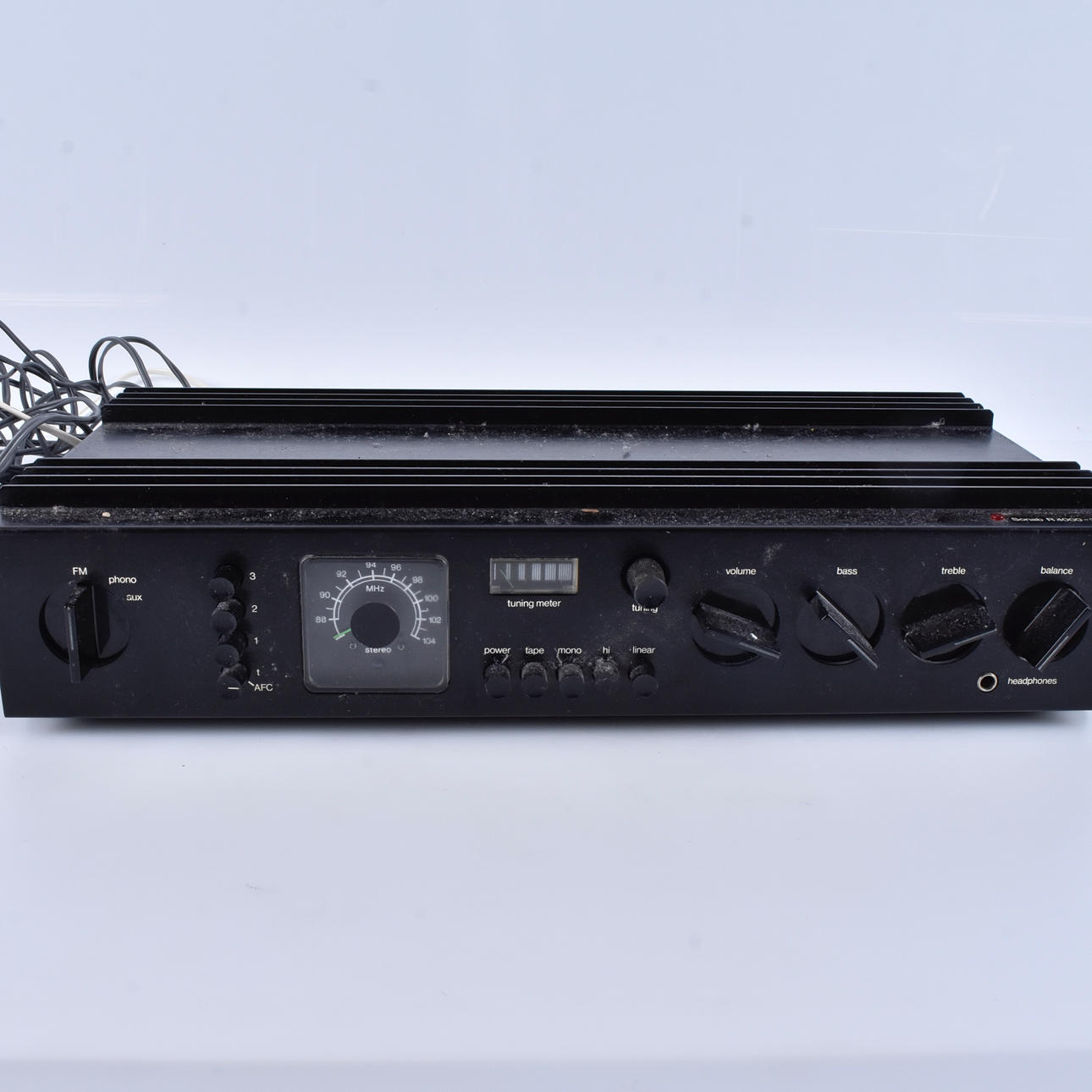 A 20th-century Sonab R4000-2 amplifier.