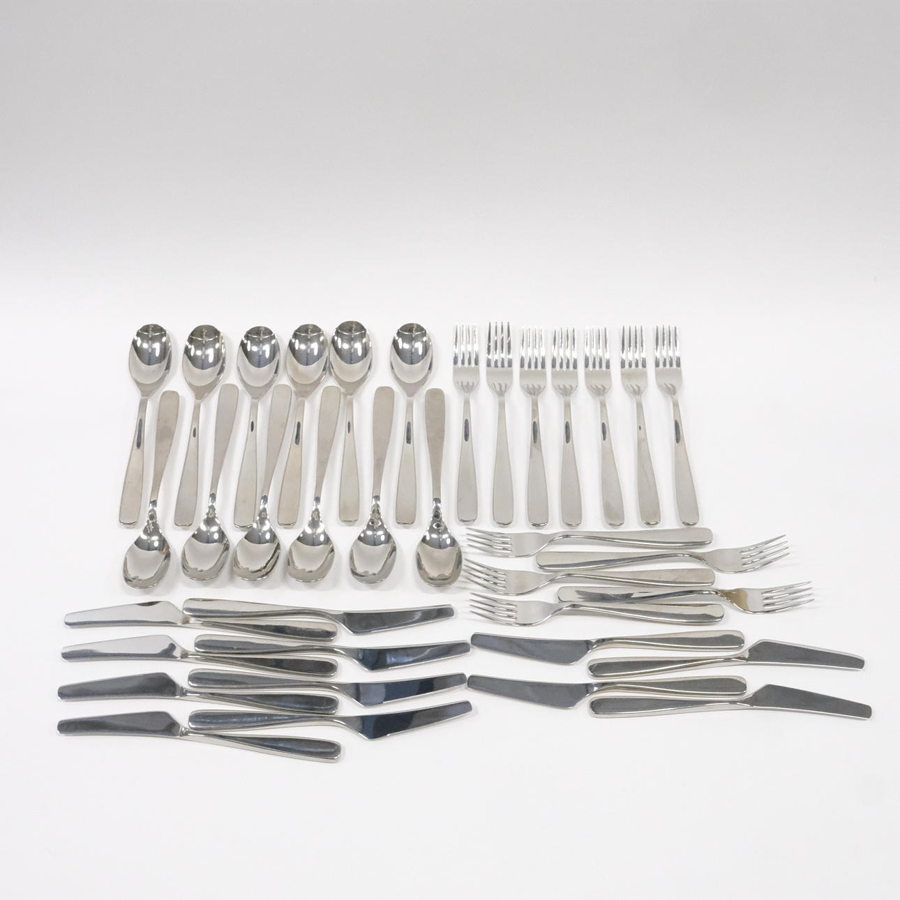 BESTICKSUPPSÄTTNING, HARDANGER, MODELL TUVA, 36 DELAR.