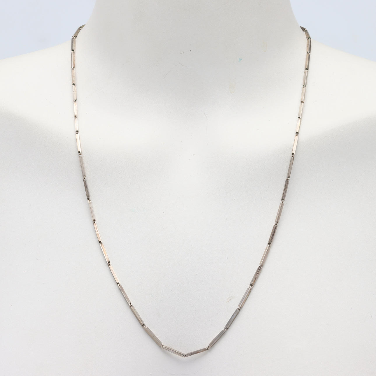 A chain necklace, silver, Mattsson & Olsson.