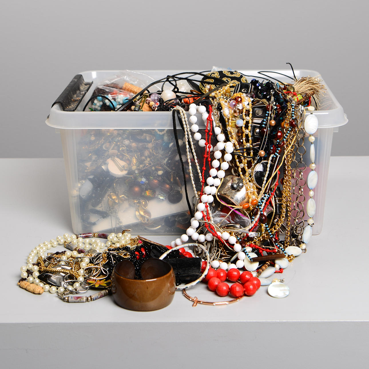 JEWELLERY, approx. 10 kg (L).