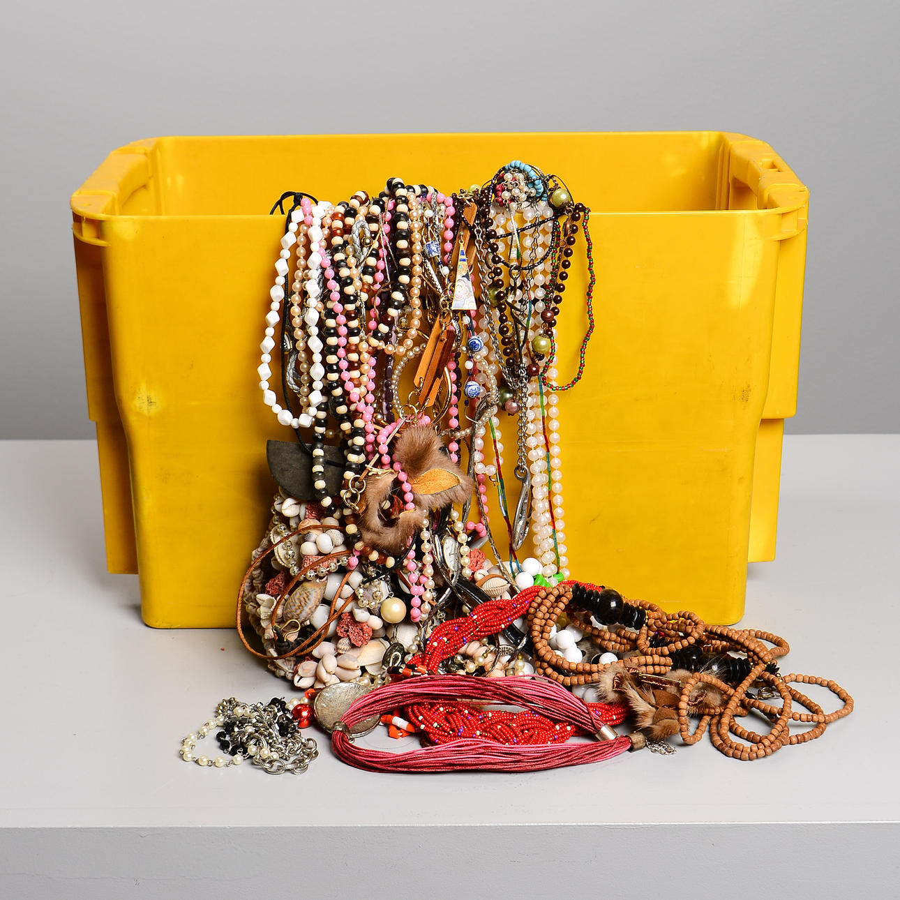 JEWELLERY, approx. 12,5 kg (III).