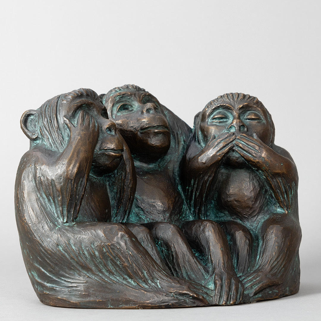 FIDELIS BENTELE (1905-1987). Three monkeys.