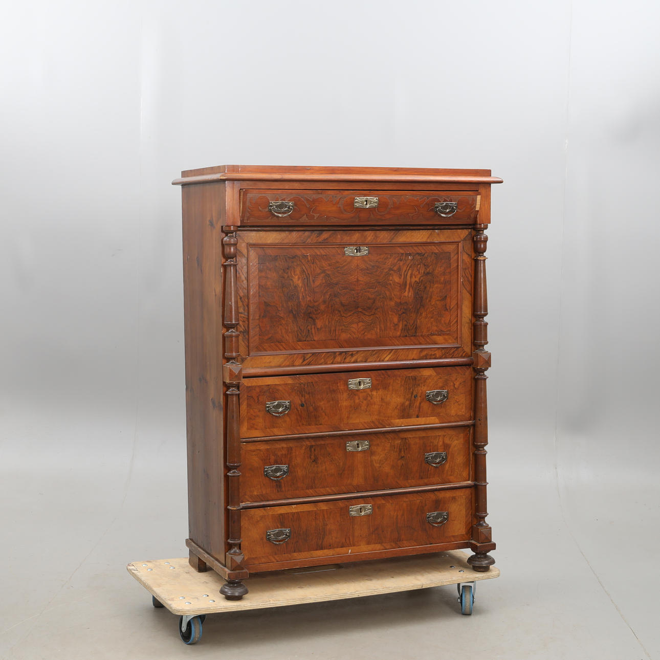 CHIFFONJE, nyrenässans.