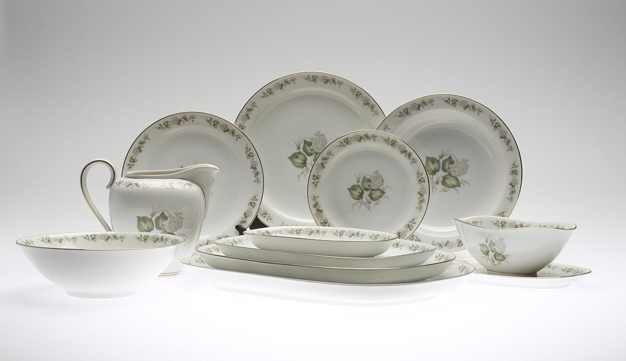 MATSERVIS, 57 delar, porslin, Bavaria, 1900-talets andra del.