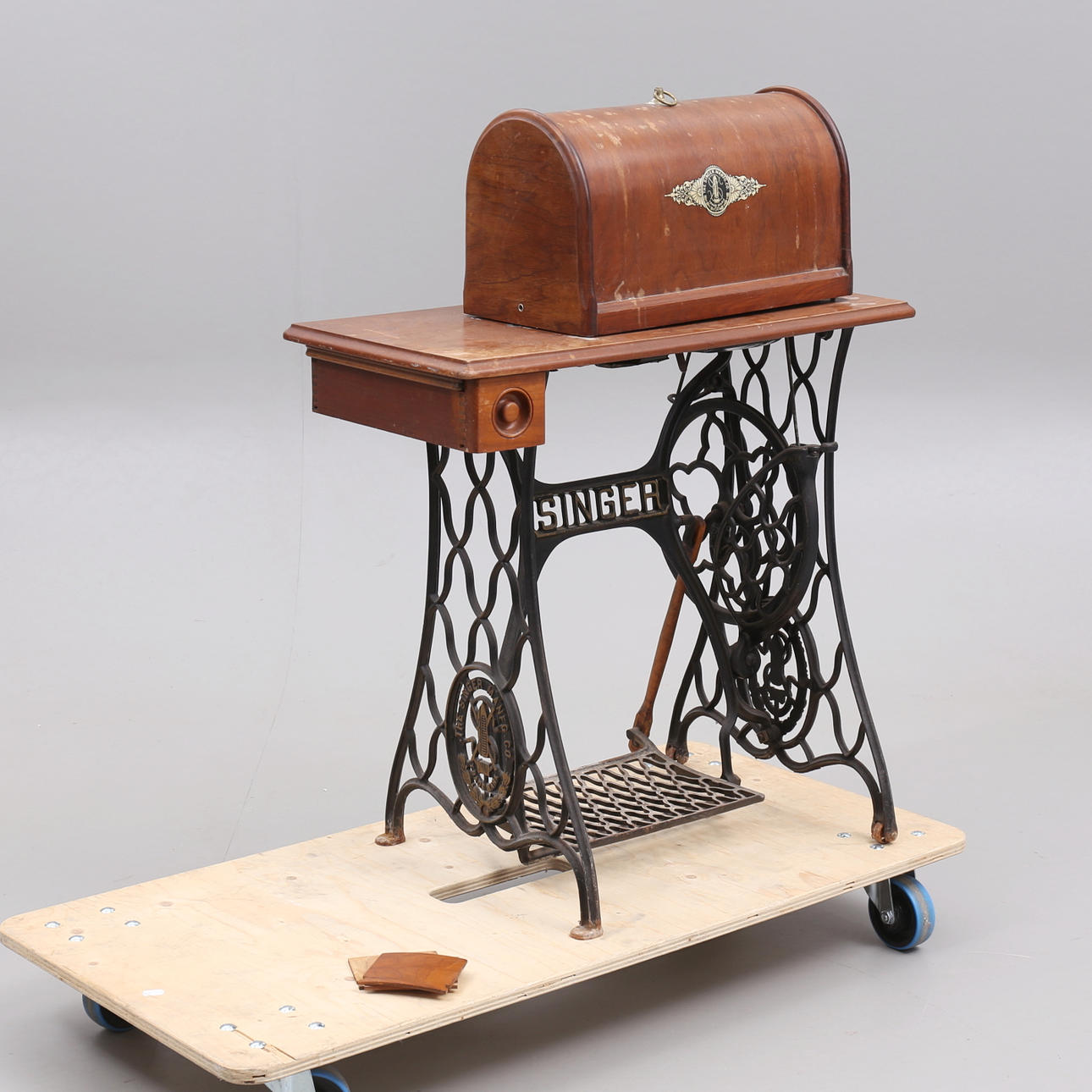 OMPELUKONE, Singer, 1900-luku.