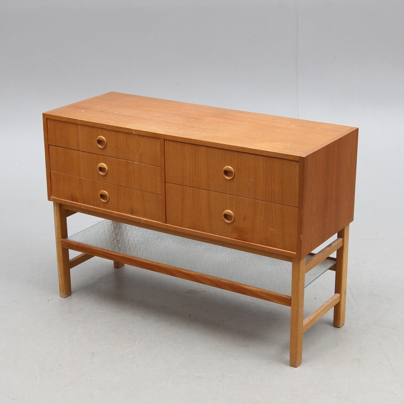 SIDEBOARD, med glashylla, 1960-tal.