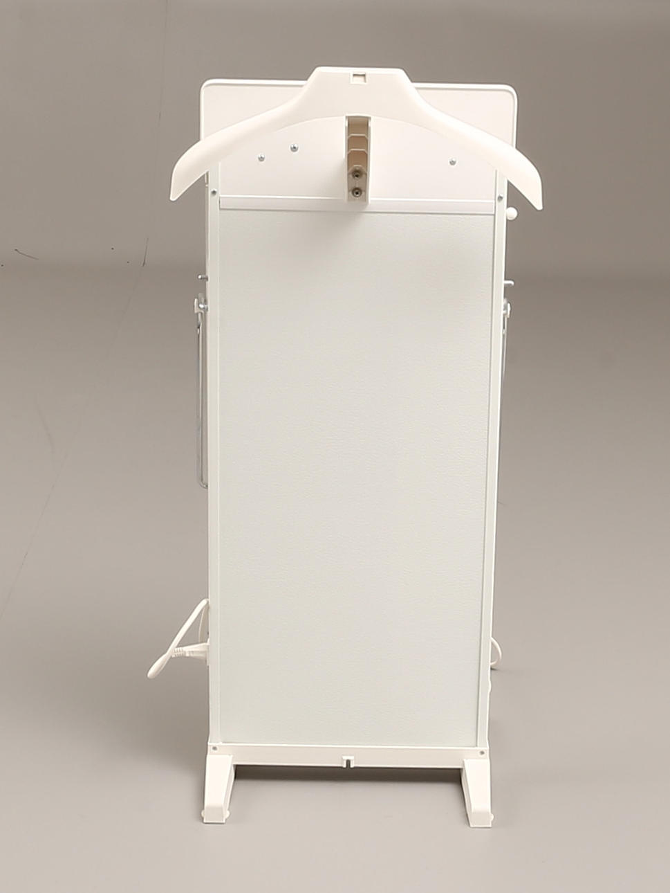 HERRBETJÄNT med BYXPRESS, Edward, 2000-tal.