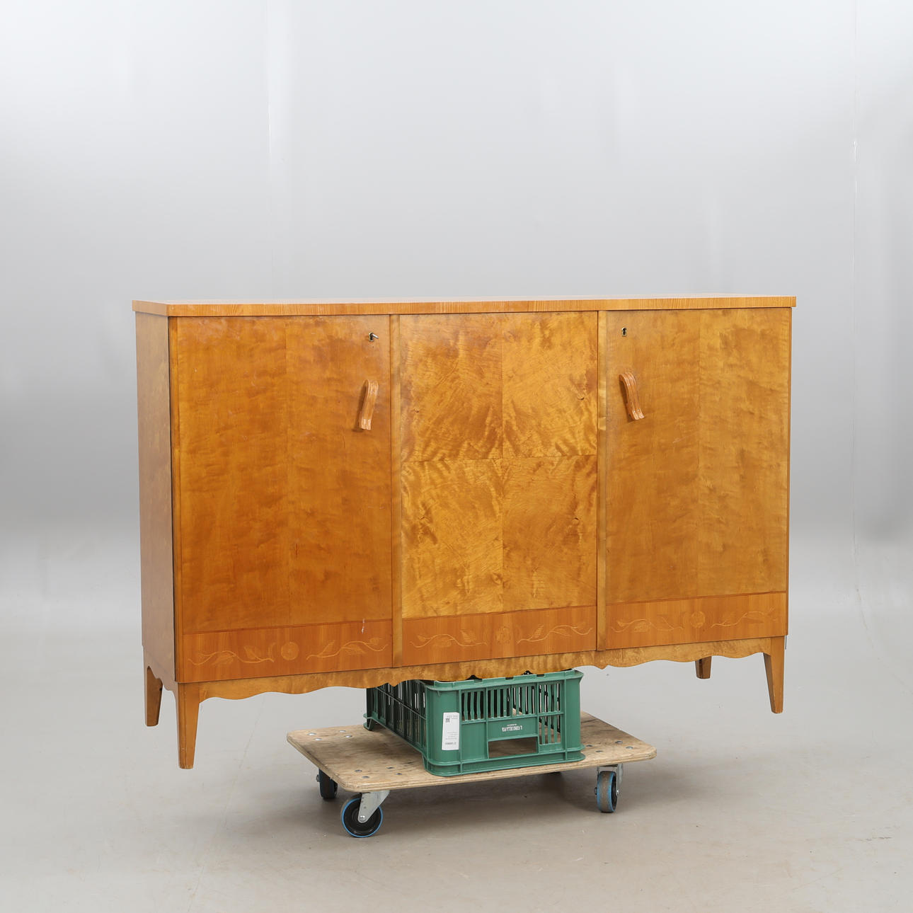 LINNE/SERVERINGSSKÅP, 1900-talet mitt.