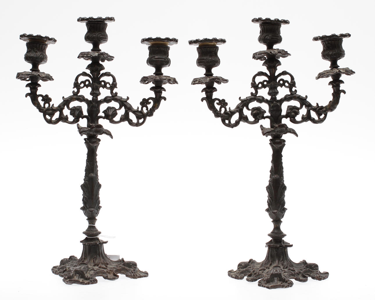 KANDELABRAR, ett par, gjutjärn, nyrokoko, 1800-talets slut.