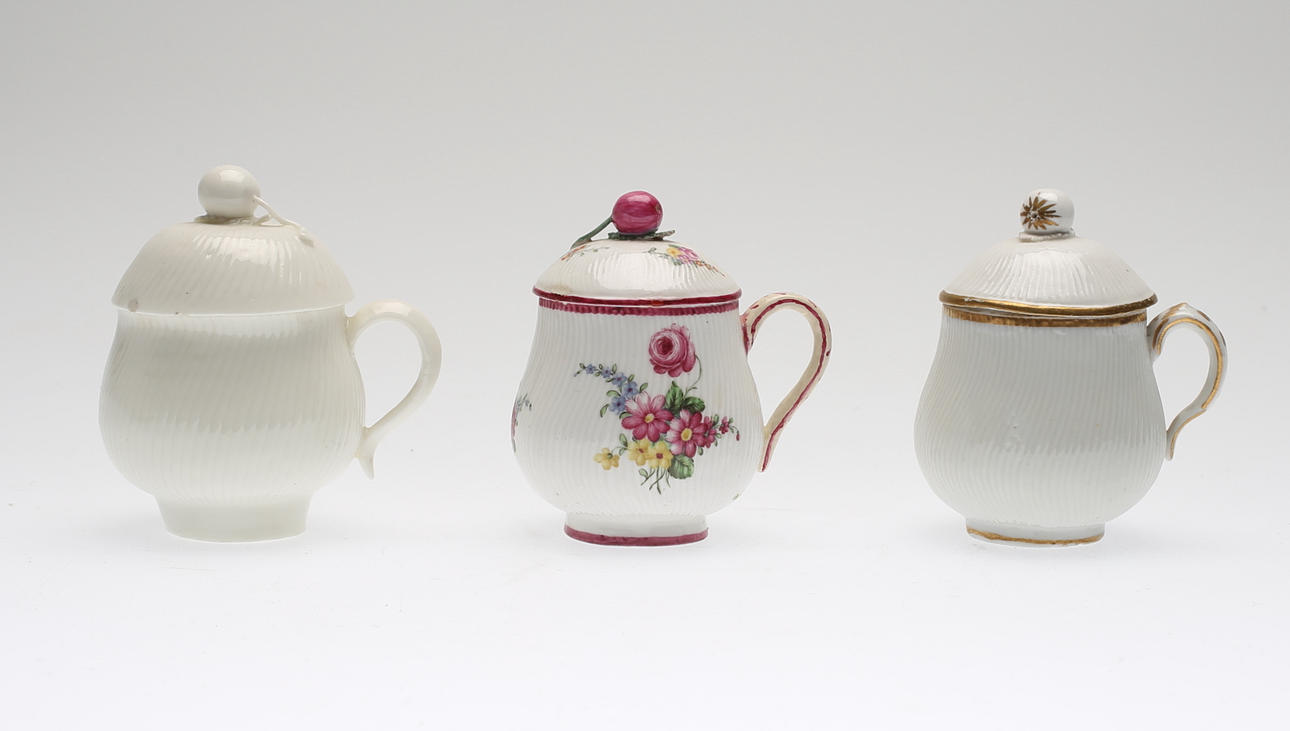 CREMEKOPPAR, 3 st, Marieberg, 1700-tal.