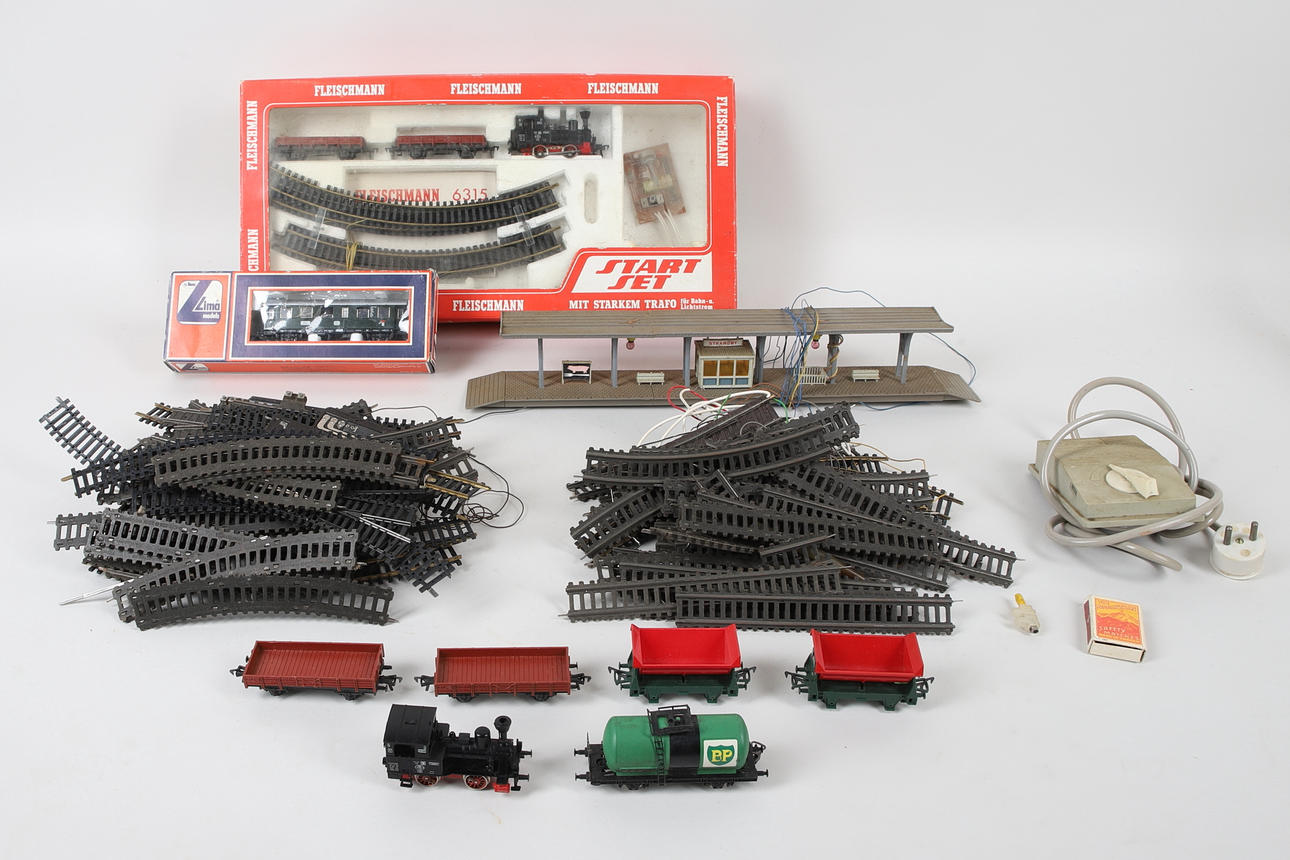 TRAINS AND RAILS, a lot, inter alia Lima and Fleischmann, 20th