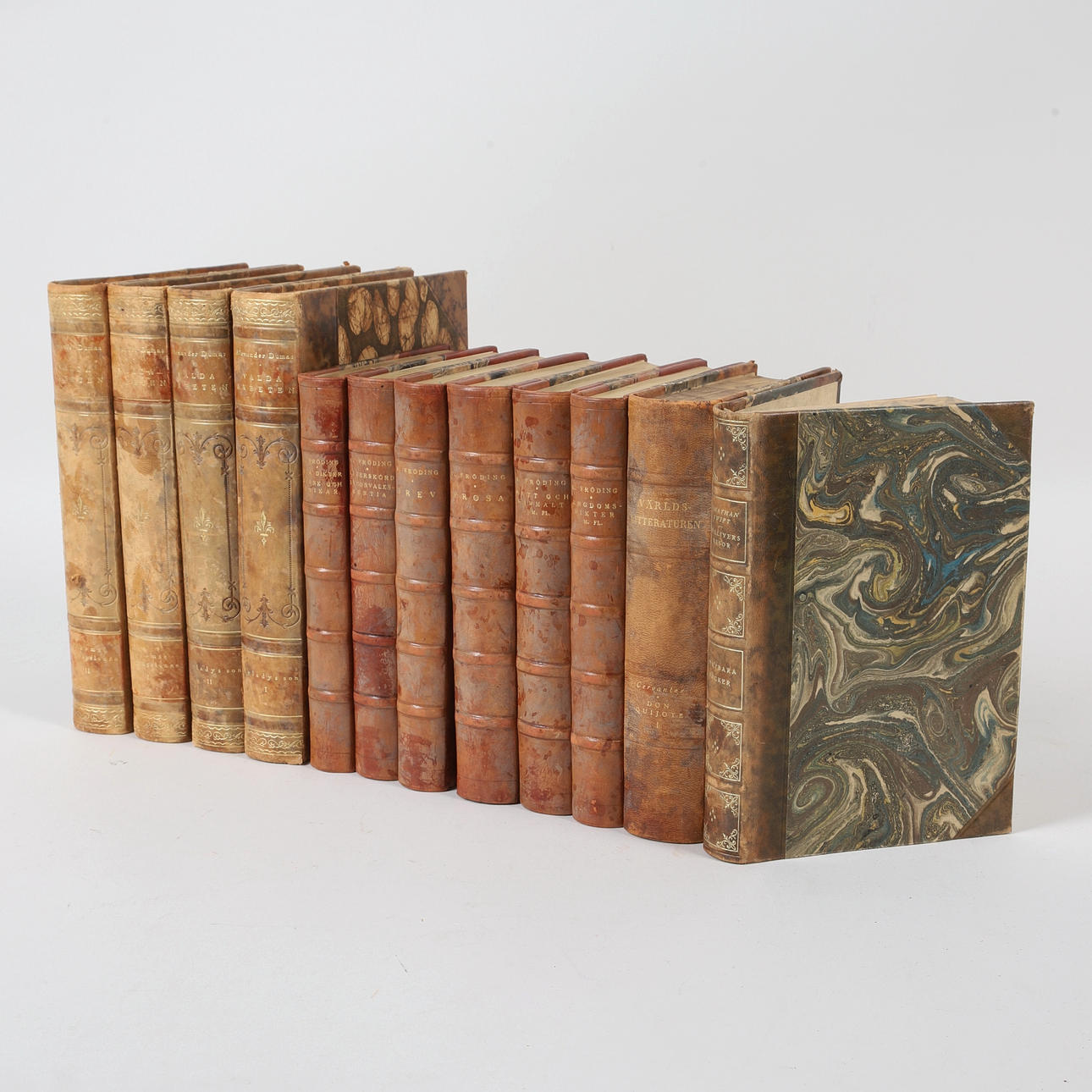 BÖCKER, 12 st, främst Fröding och Dumas.