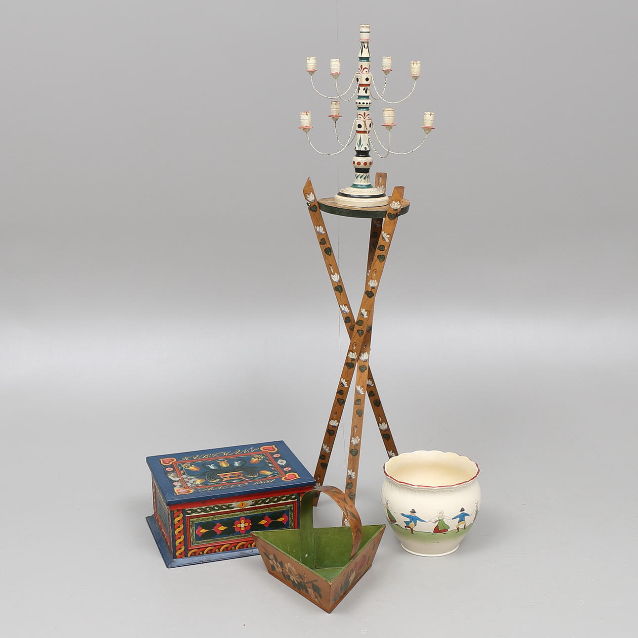 PLÅTBURK, LJUSSTAKE, PIEDESTAL m.m, 1800/1900-tal.