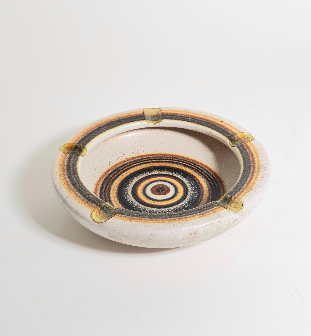 KERAMISK ASKEBÆGER. SAVFREMSTILLING.