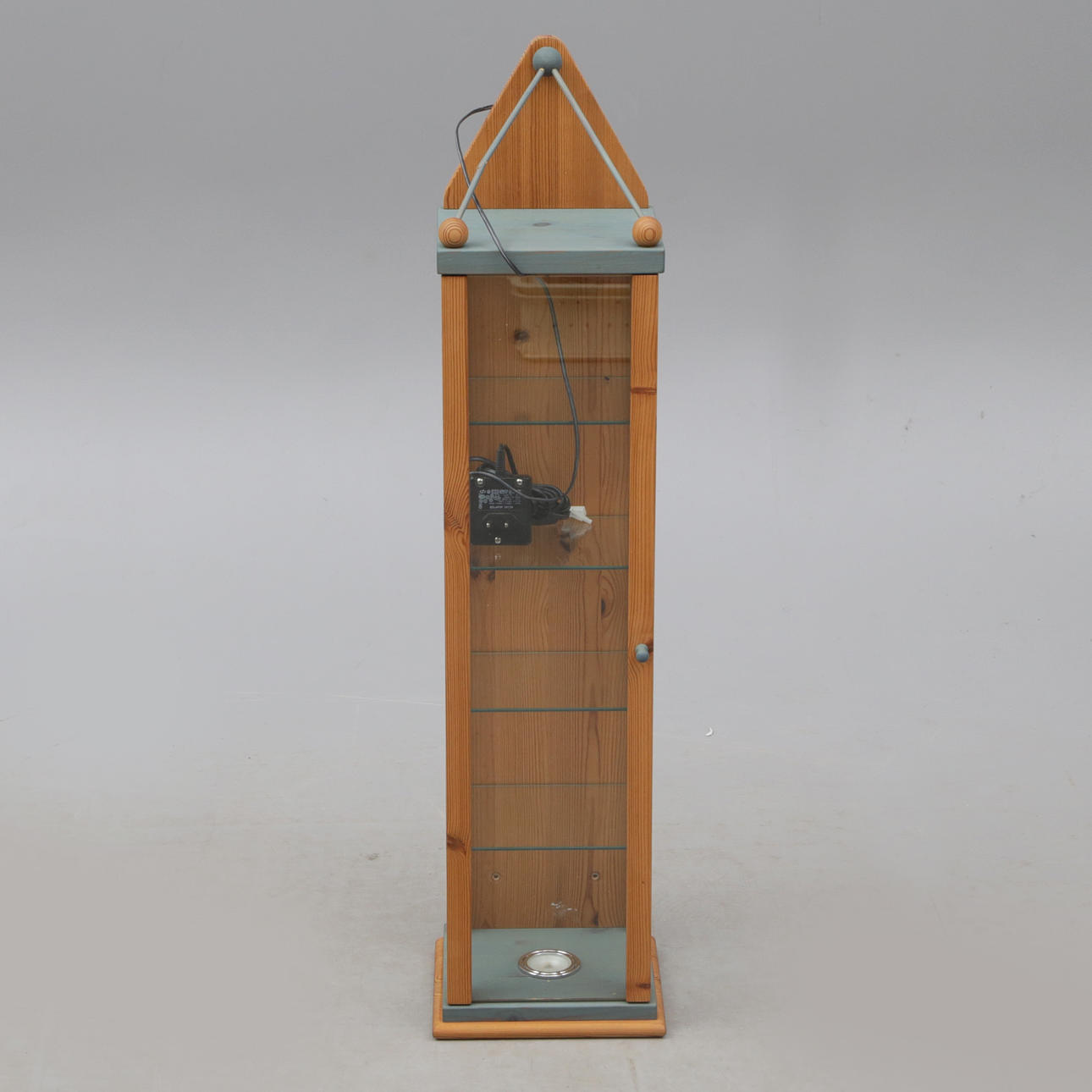 WANDSCHRANK, mit Beleuchtung.