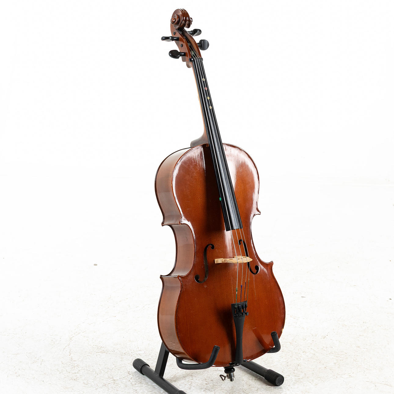 CELLO. Samlarföremål - Musikinstrument - Auctionet