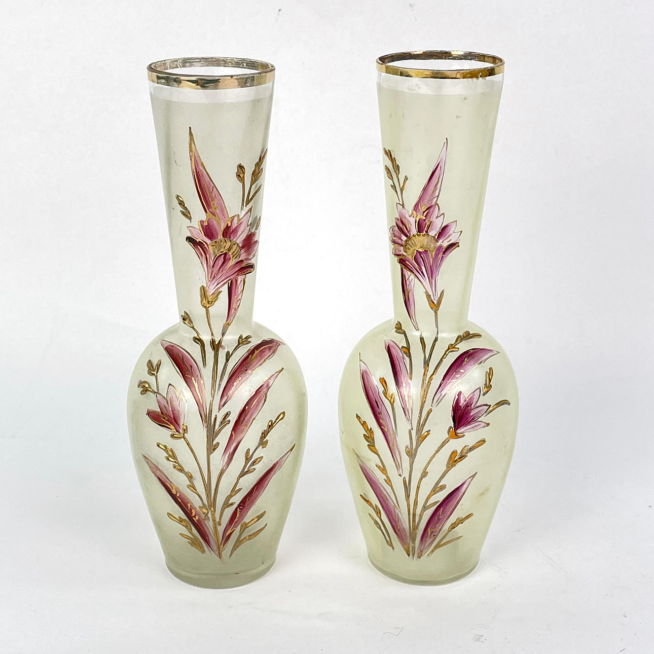 VASEN, 1 Paar. Jugendstil, Glas, handbemalt.