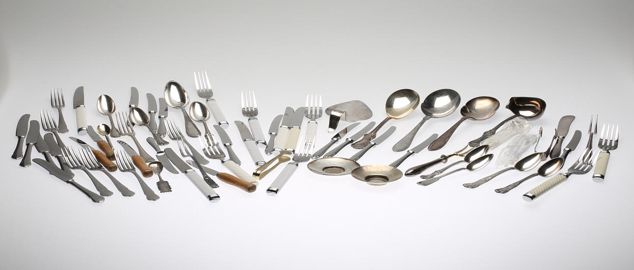 SAMLING BESTICKSDELAR, olika modeller, 1900-tal.