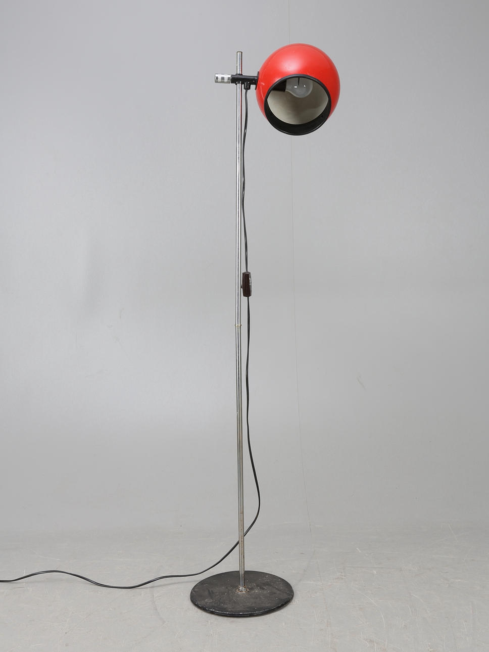 GOLVLAMPA, metall, 1960/70-tal.