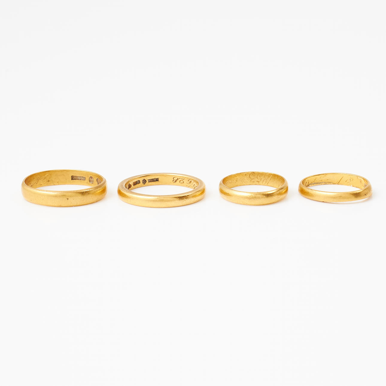 TRAURINGE, 4 Stück, 23 k Gold.