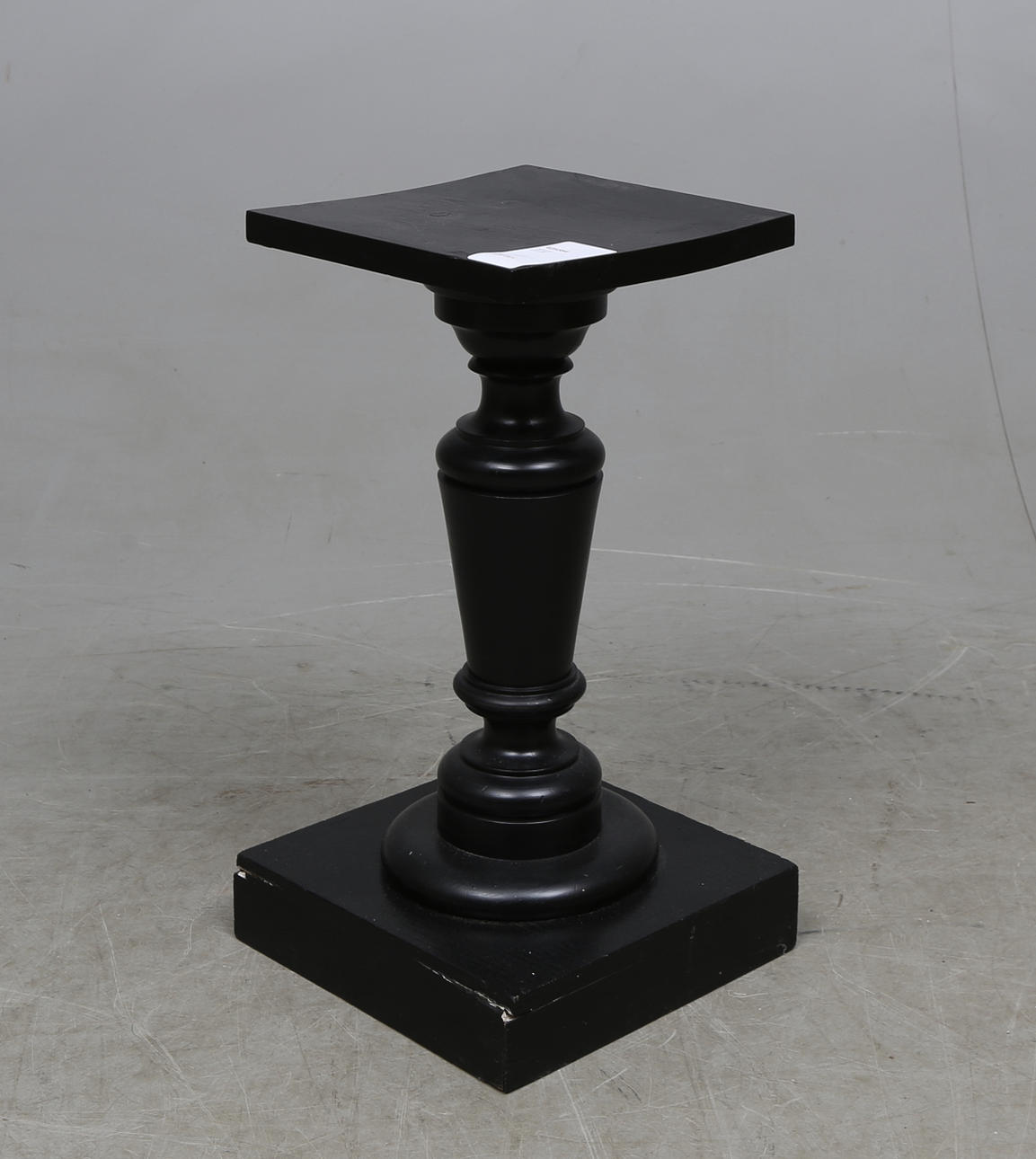 PIEDESTAL, 1900-talets första hälft.