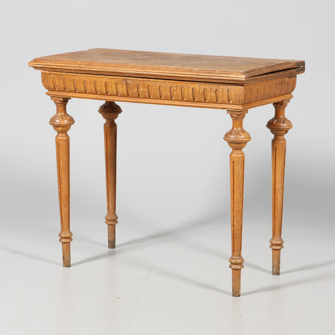 Spillebord, nyrenæssance, eg.