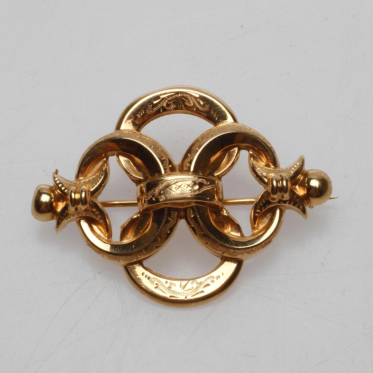 BROSCH, 18k guld, vikt ca 2,8 gram.
