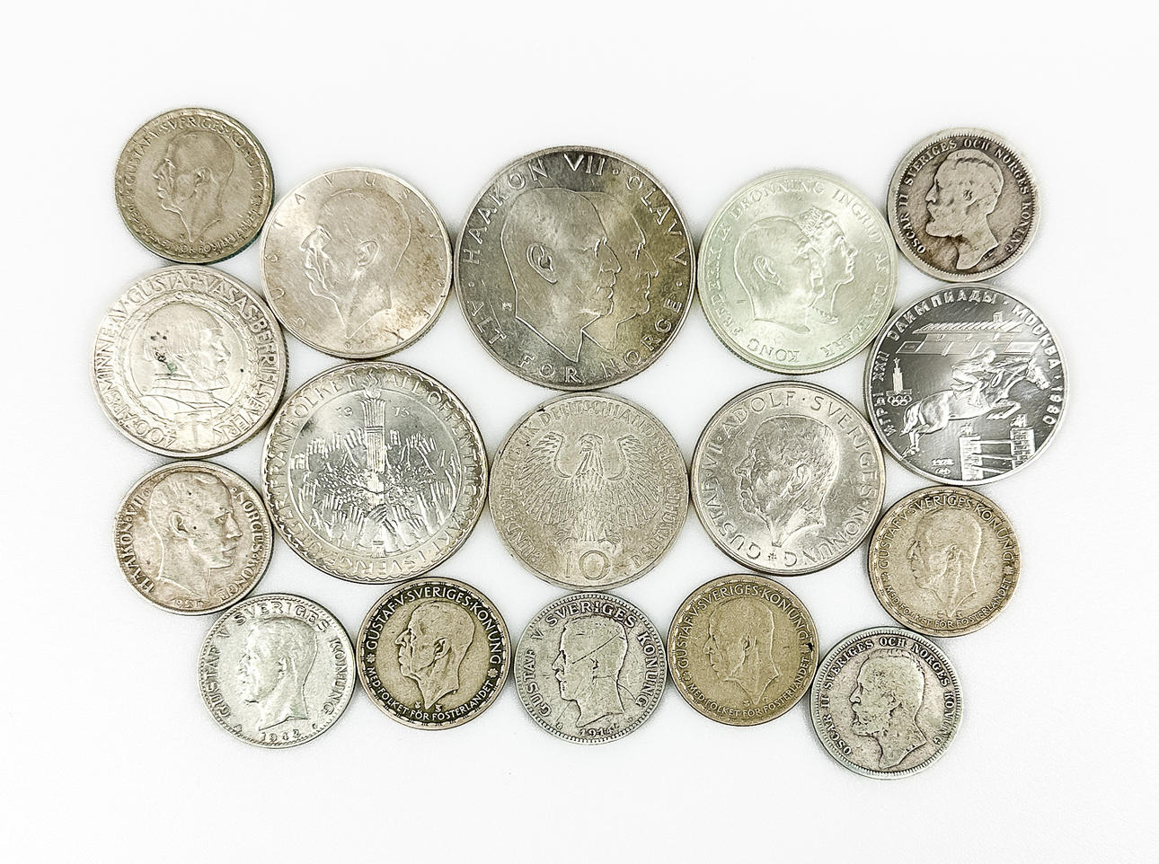 MØNT, 17 stk sølv, ca. 218 gram.