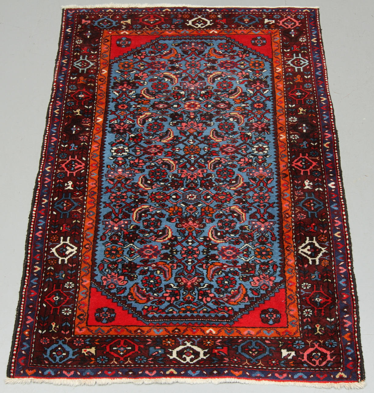 MATTA, orientalisk, ca 145 x 102 cm.