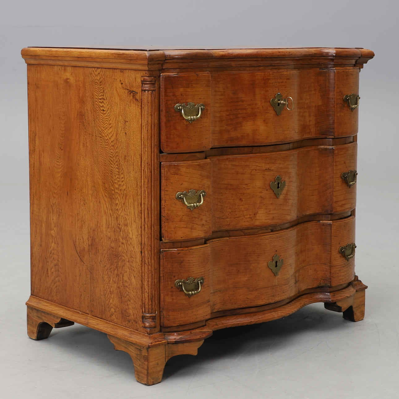 BYRÅ, senbarock, 1700-talets mitt.