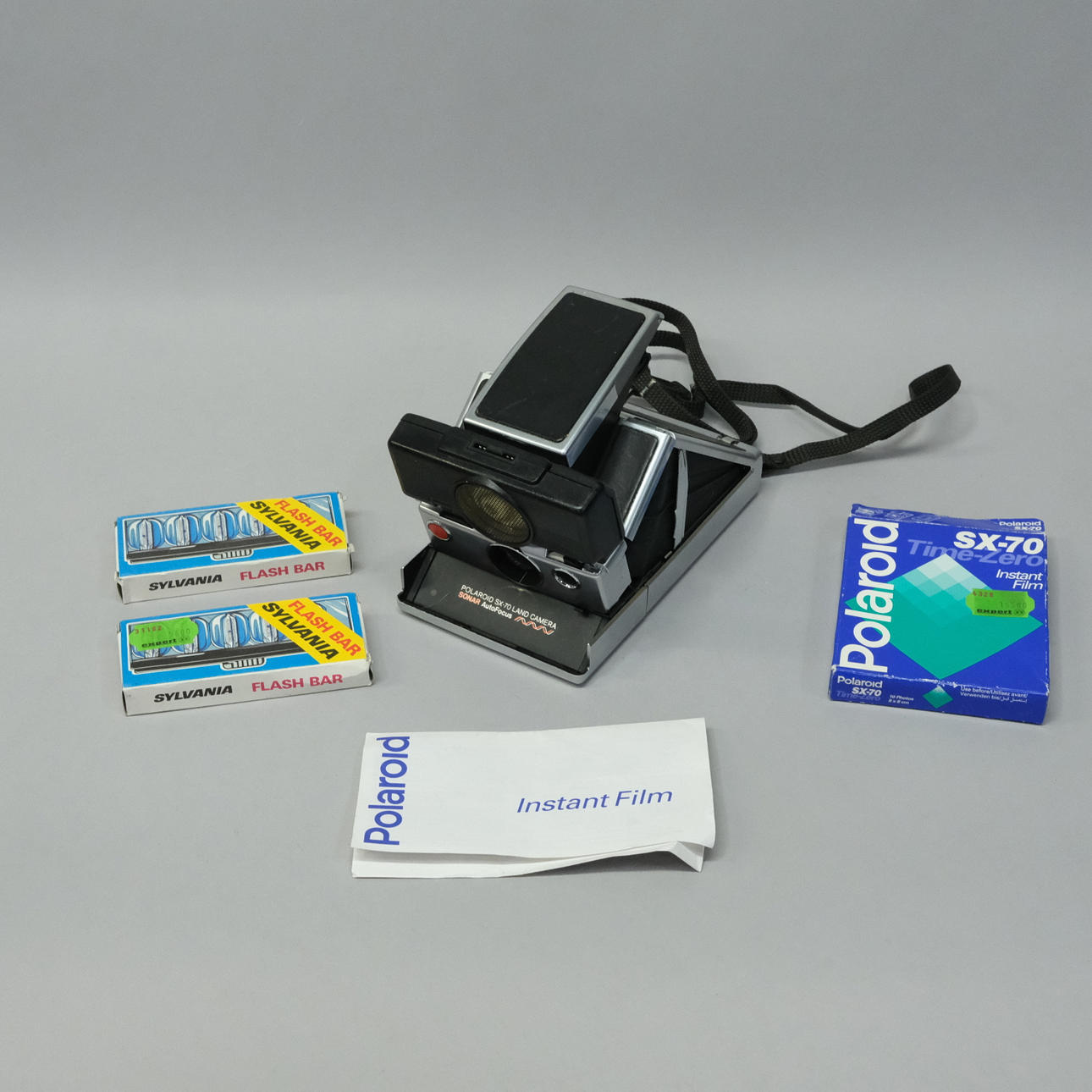 POLAROID SX-70 LAND CAMERA SONAR AUTOFOCUS.