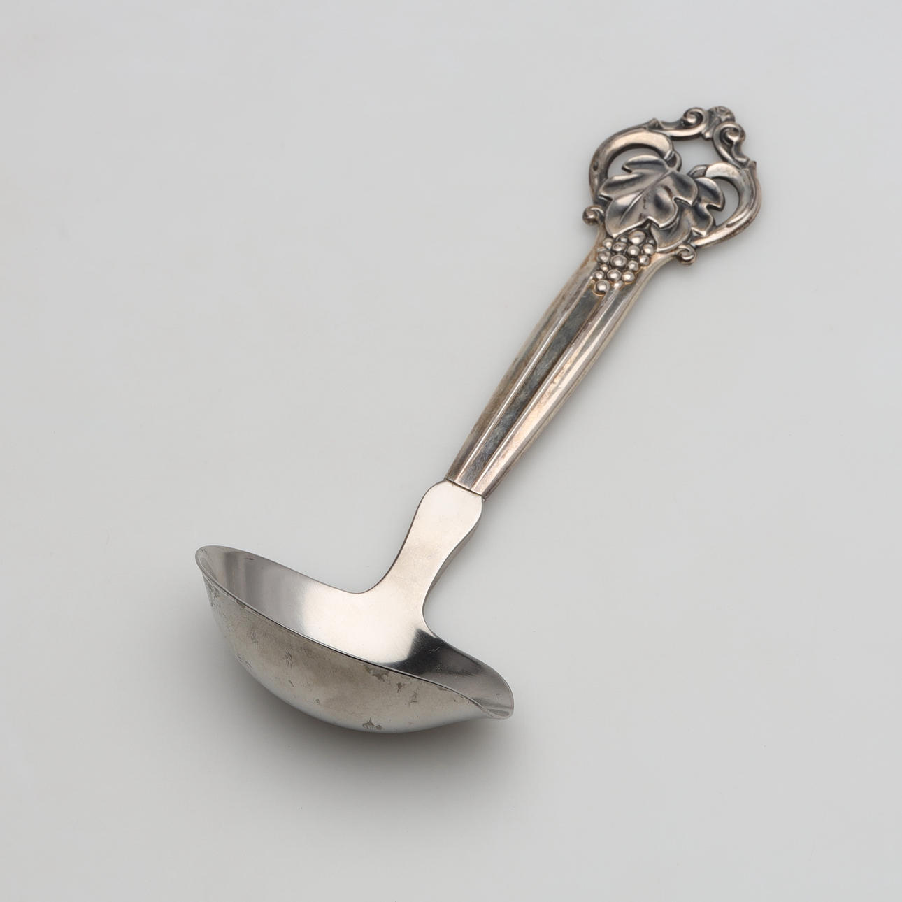 SÅSSLEV silver gross weight approx. 70 grams.