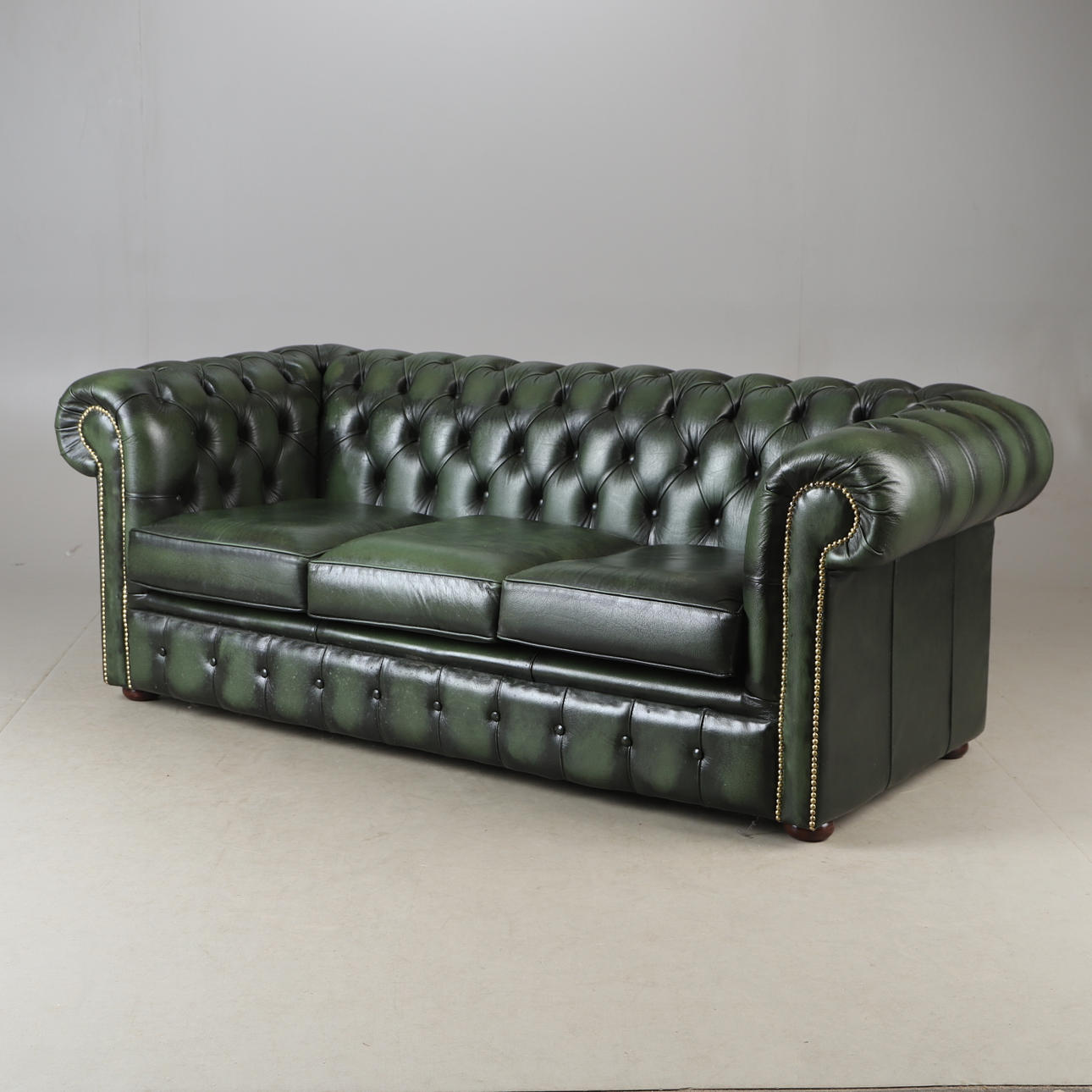 SOFA, 3-seater green leather, Chesterfield model.