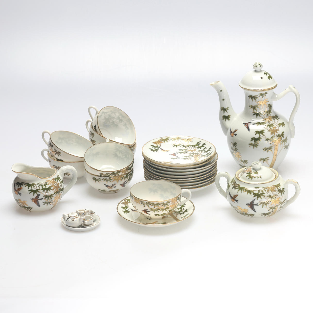 KAFFEESERVICE. Bone China, 23 Teile, und ein Mini-Set.