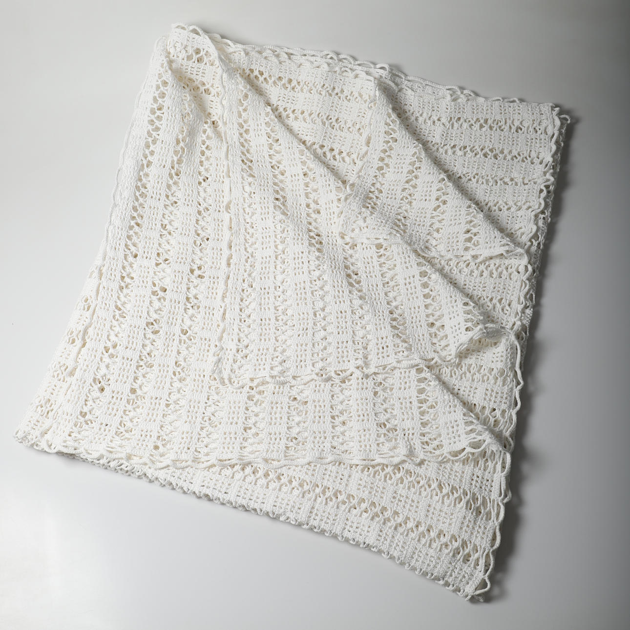 PÄIVÄPEITE, virkattu.