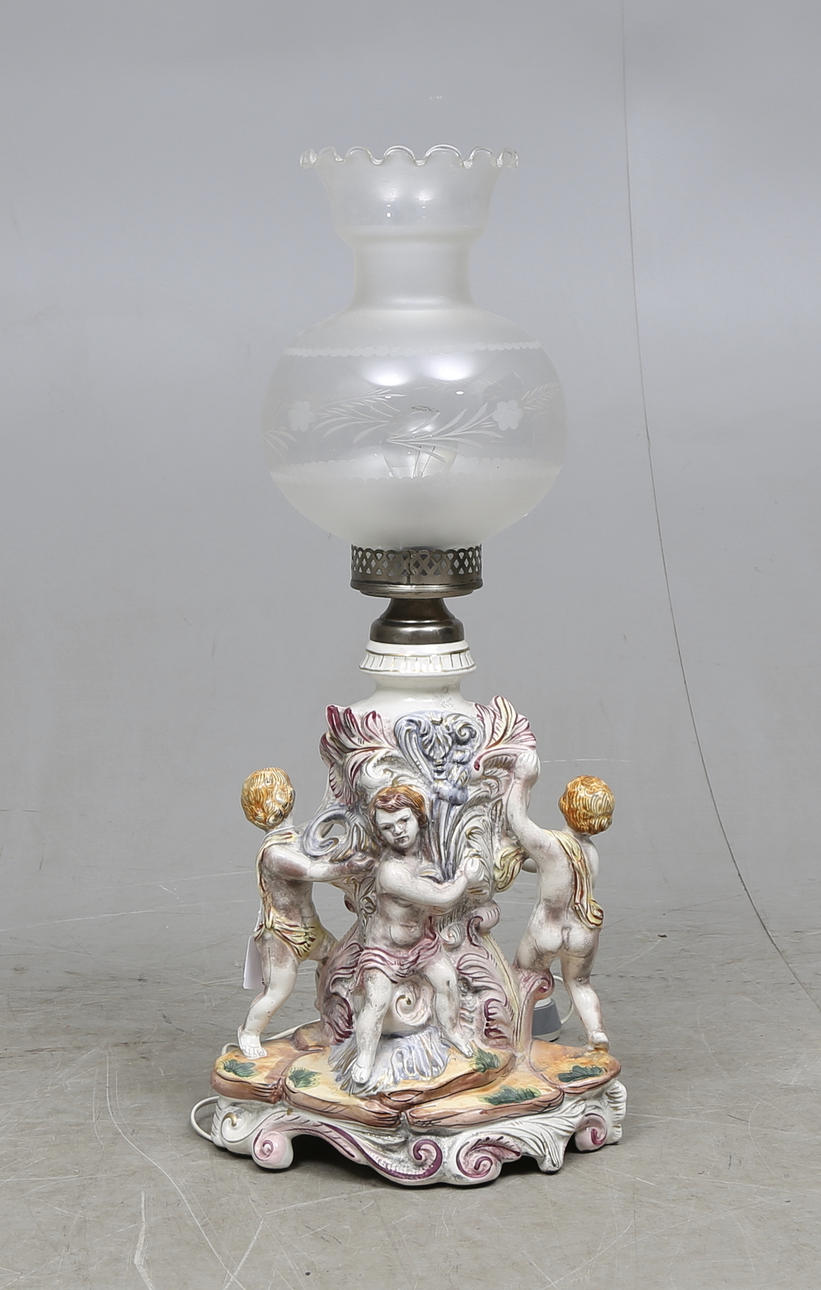 BORDSLAMPA, keramik, rokokostil, Capodimonte, Italien, 1900-talets andra hälft.