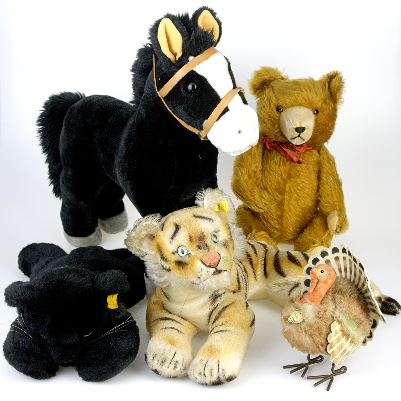 Steiff, 4 + 1 Stück, Weichfutter, Deutschland.