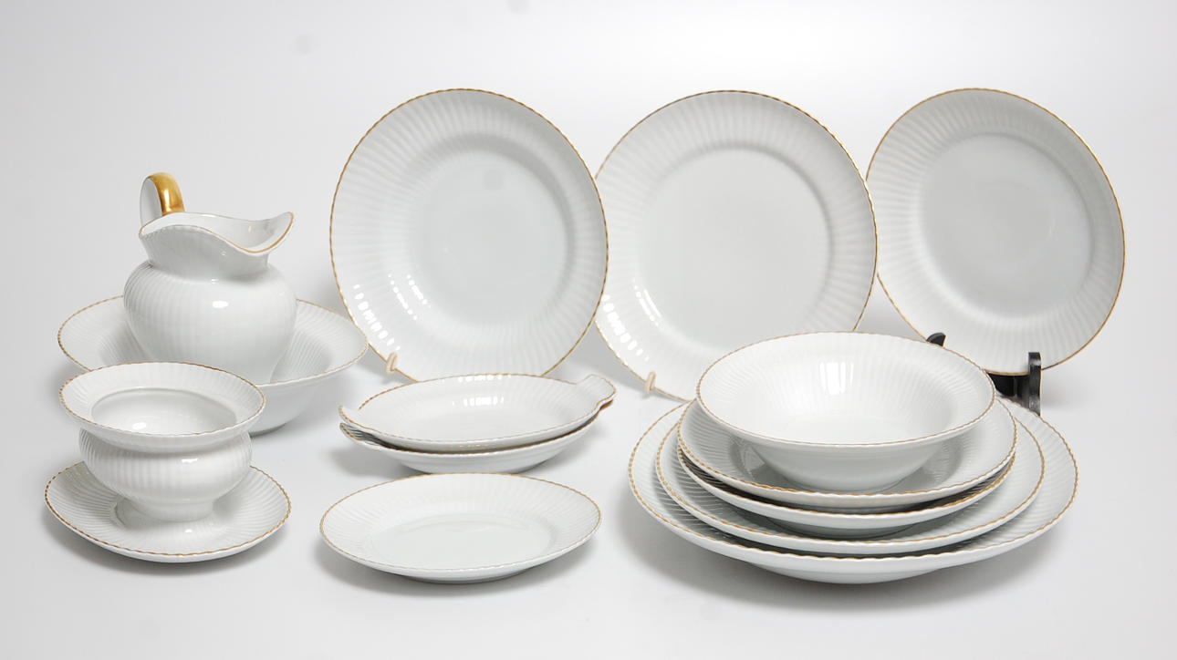 MATSERVIS, 56 delar porslin Arthur Percy, Karlskrona.