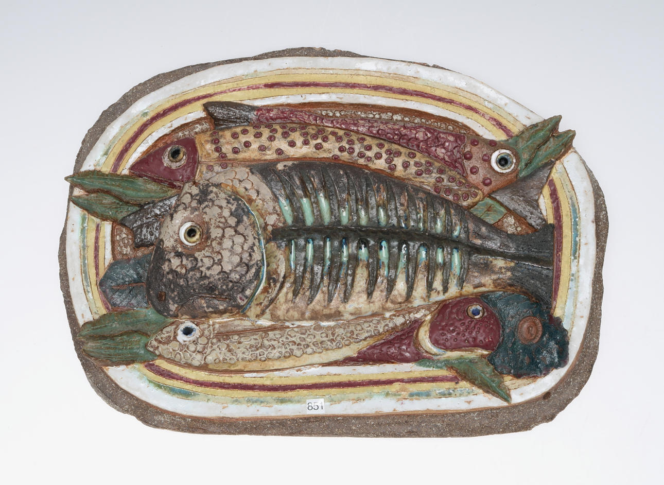 TYRA LUNDGREN. Väggrelief, fiskar, stengods, stämpelsignerad.