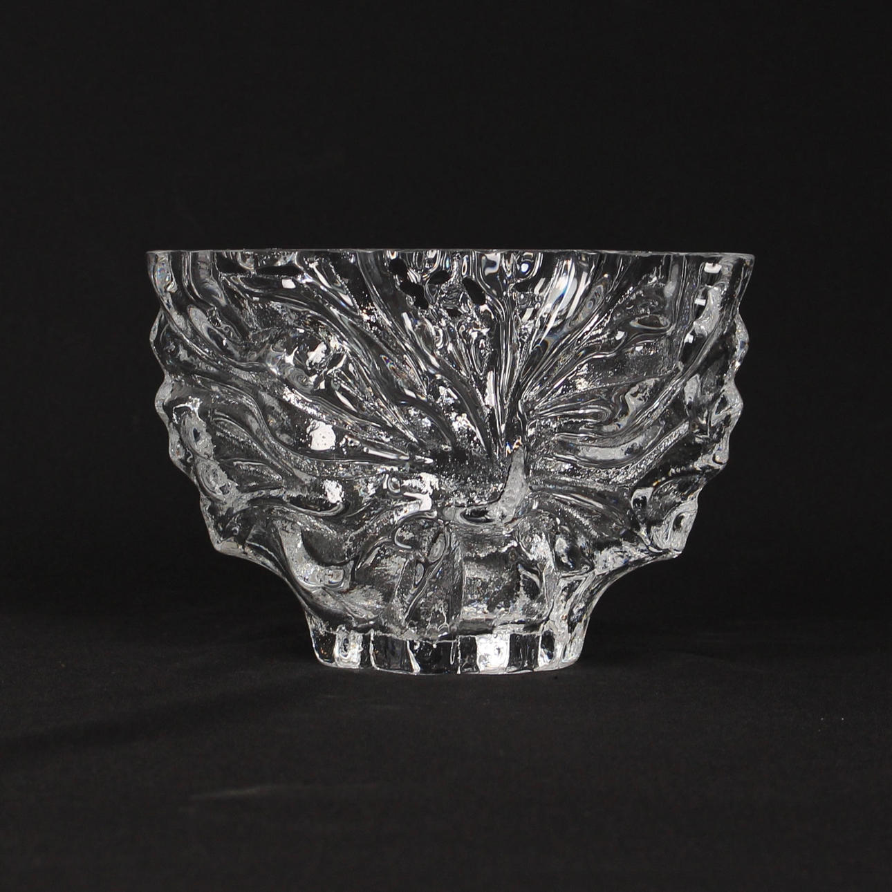 A glass bowl, Orrefors.