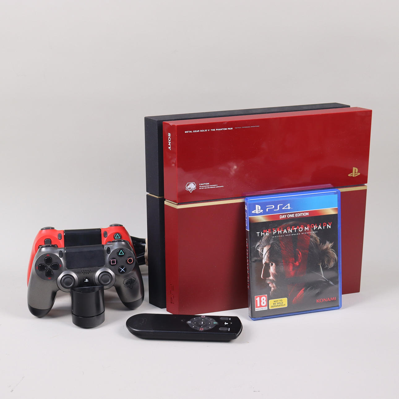 PS4, Metal Gear Solid V: The Phantom Pain Limited Edition.