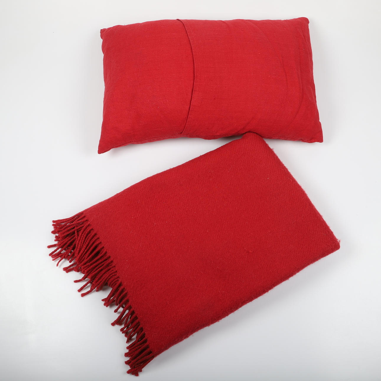 PLÄD SAMT PILDE, uld/tekstil, Ilva og Illum, Danmark.