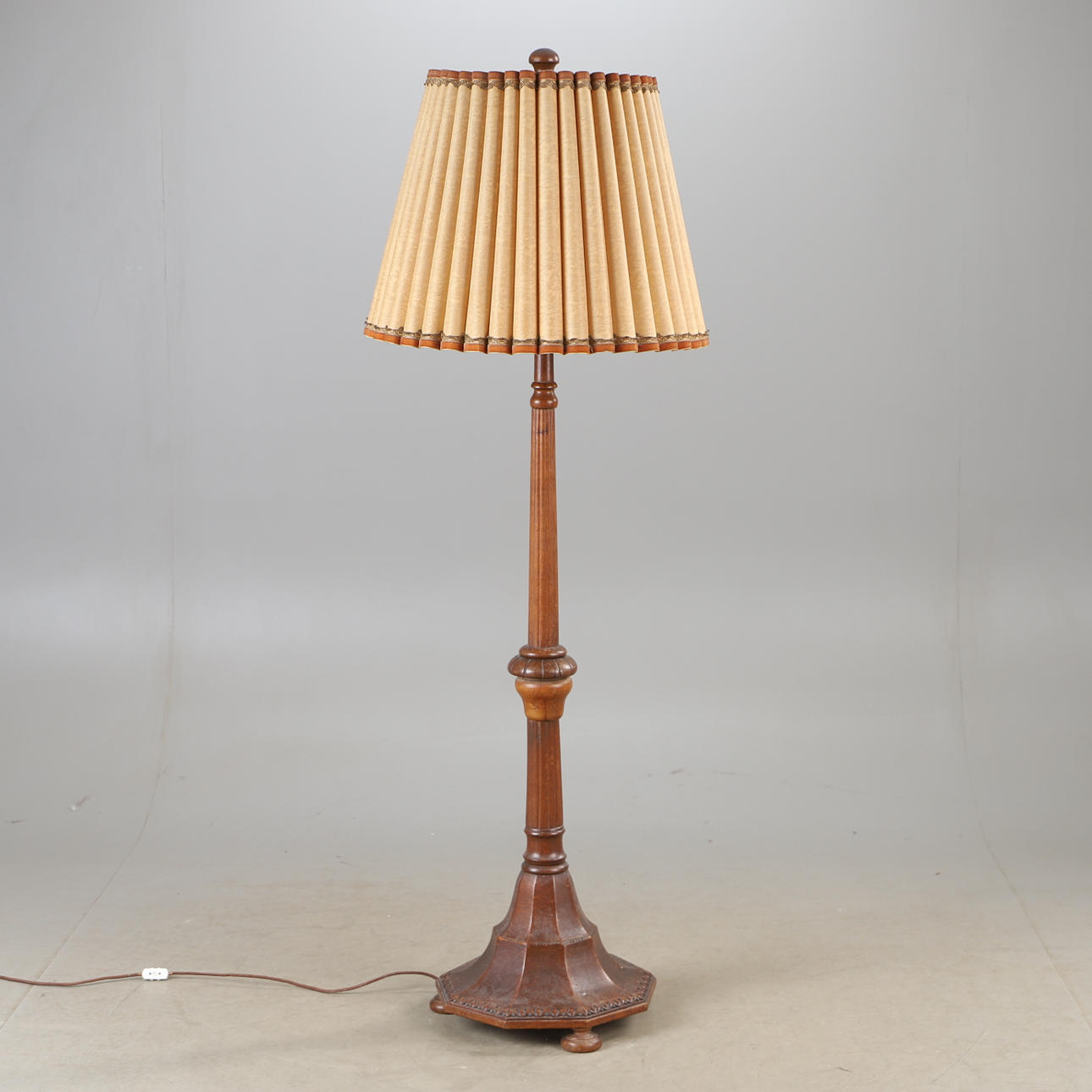 FLOOR LAMP, oak, Art Nouveau.