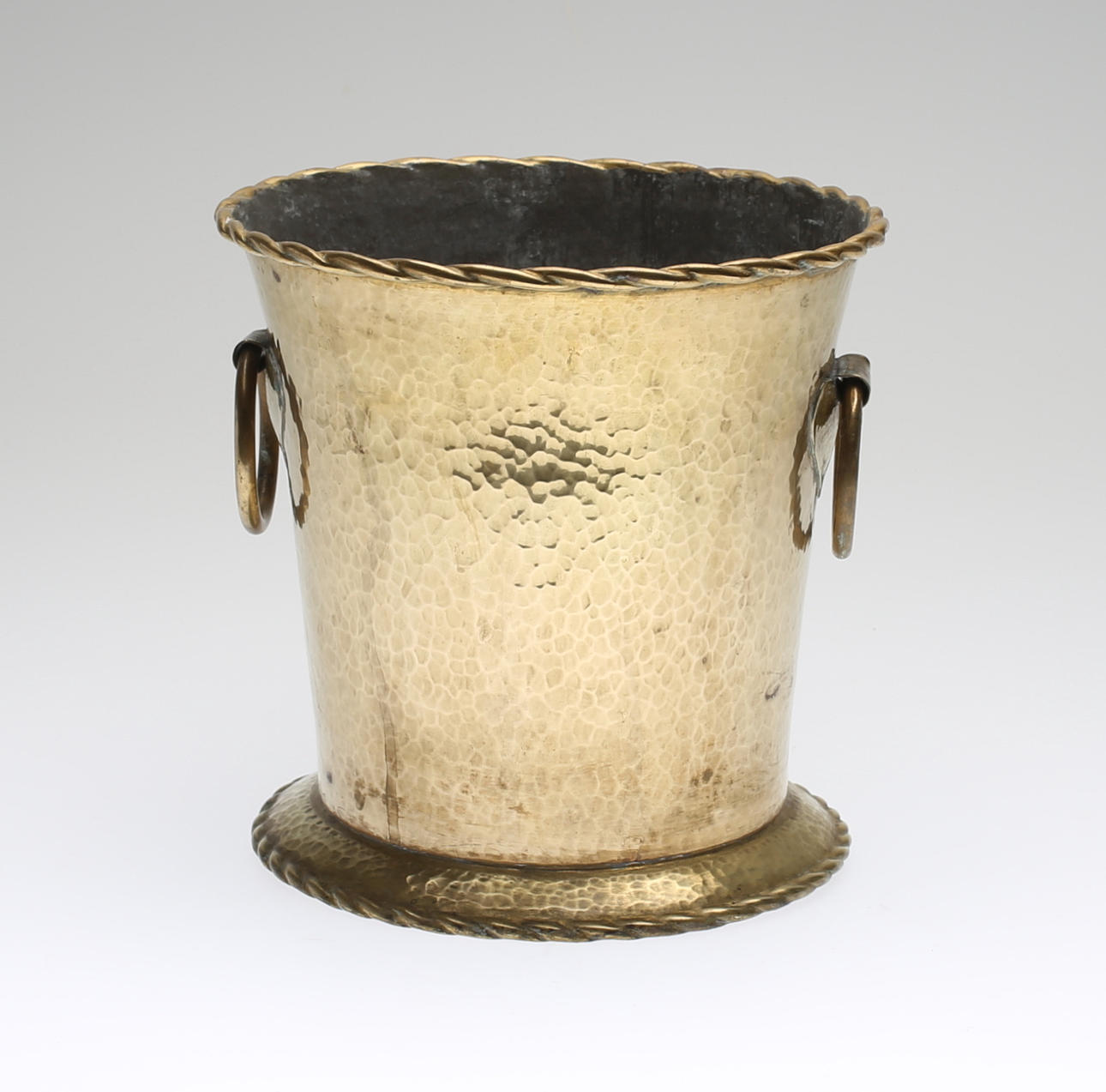 ISHINK, mässing, Carl Lindqvist, Hjelmsäter, Söderköping.