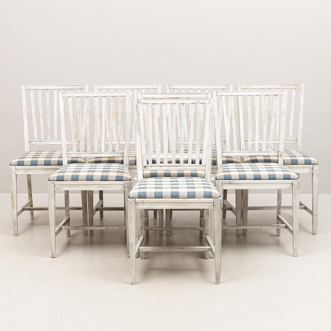 STOLAR, 8 st, vitlaserade, 1800-tal.