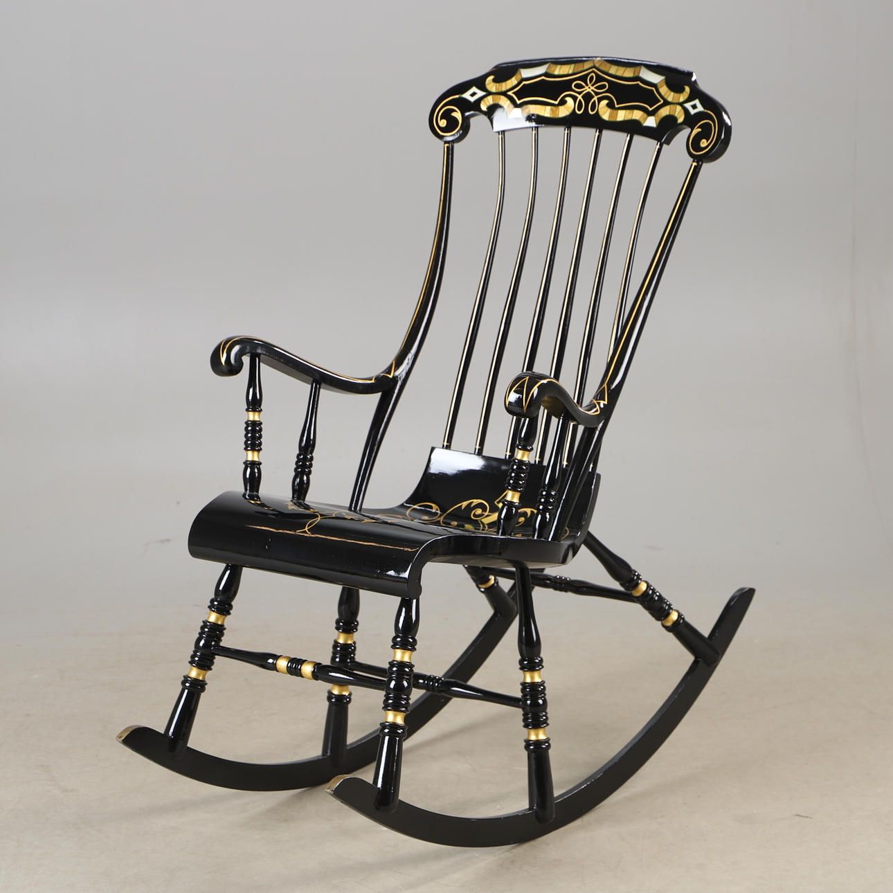 GUNGSTOL, svartmålad, 1900-tal.