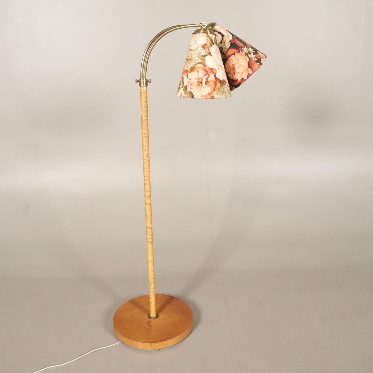 FLOOR LAMP, corona mid 20th century.
