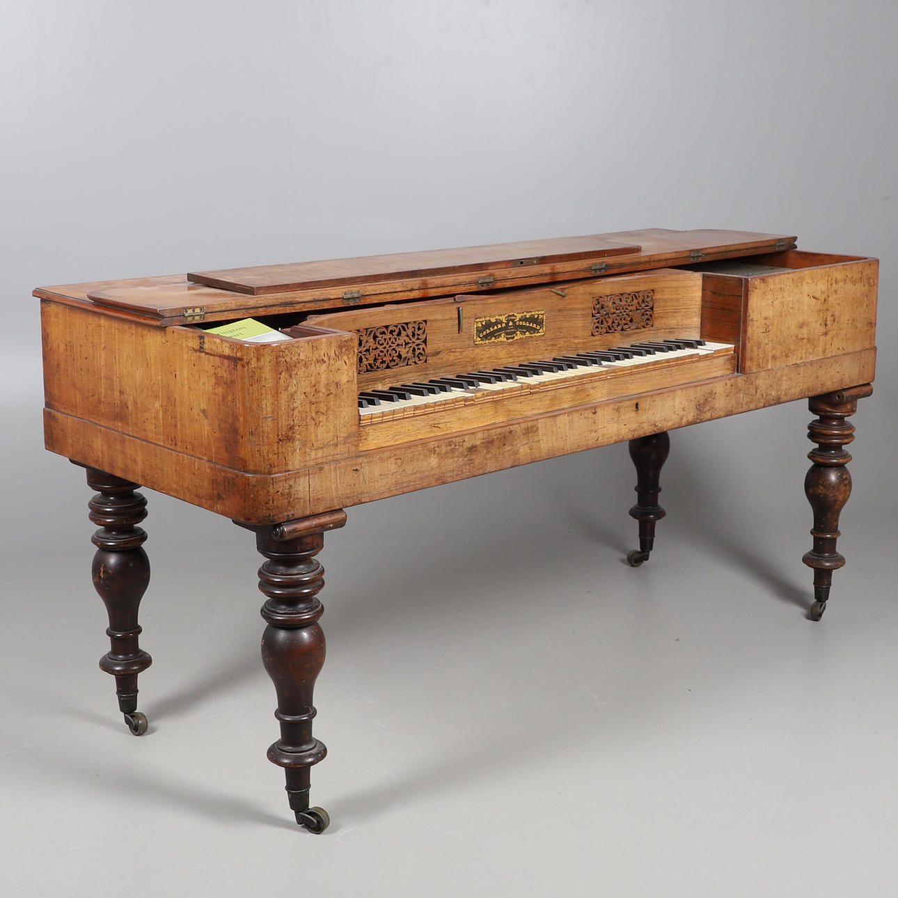 COLLARD & COLLARD AN EARLY VICTORIAN SQUARE FRAMED PIANOFORTE.