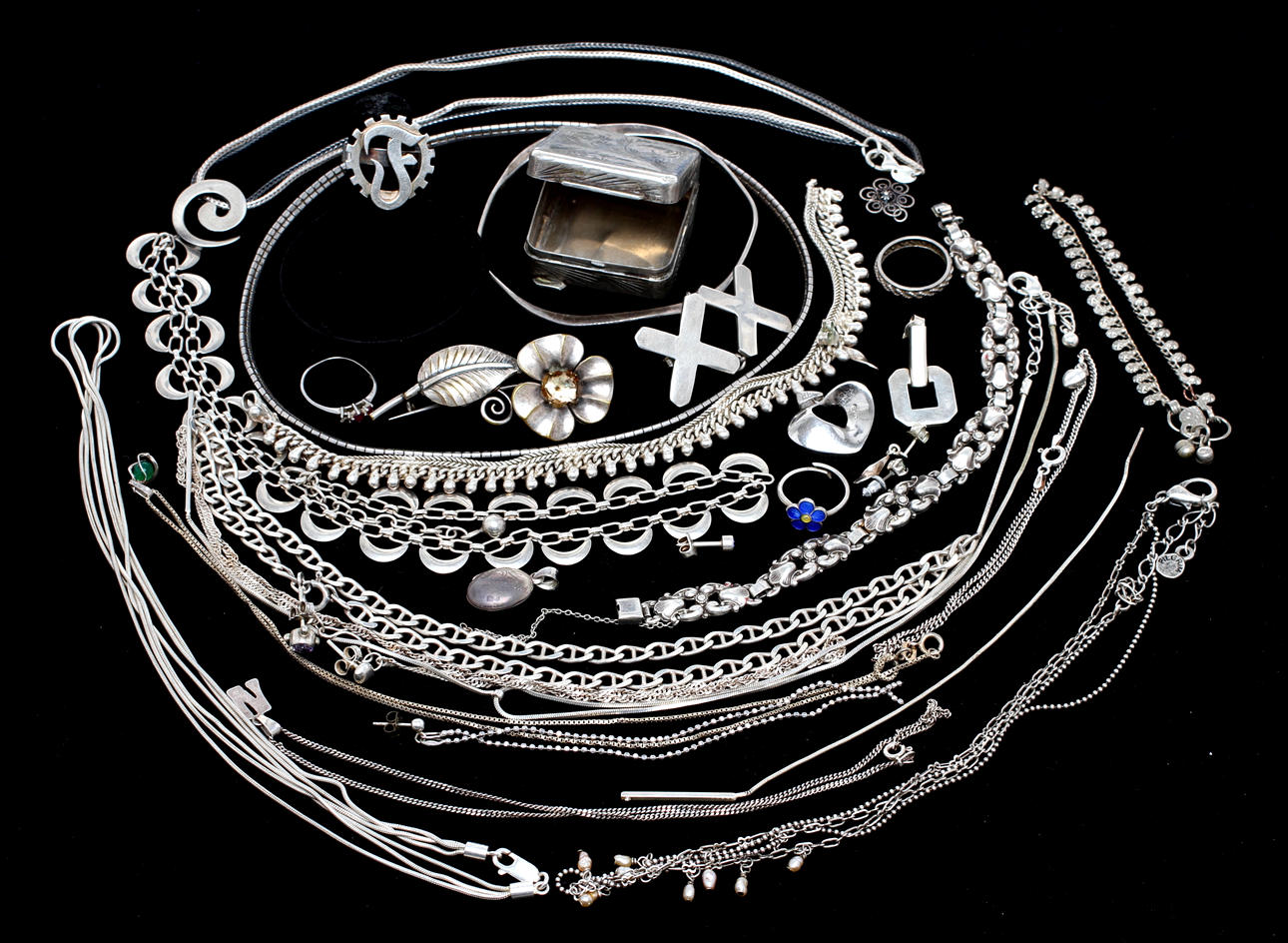 SMYCKEN, mestadels silver, 1900/2000-tal.