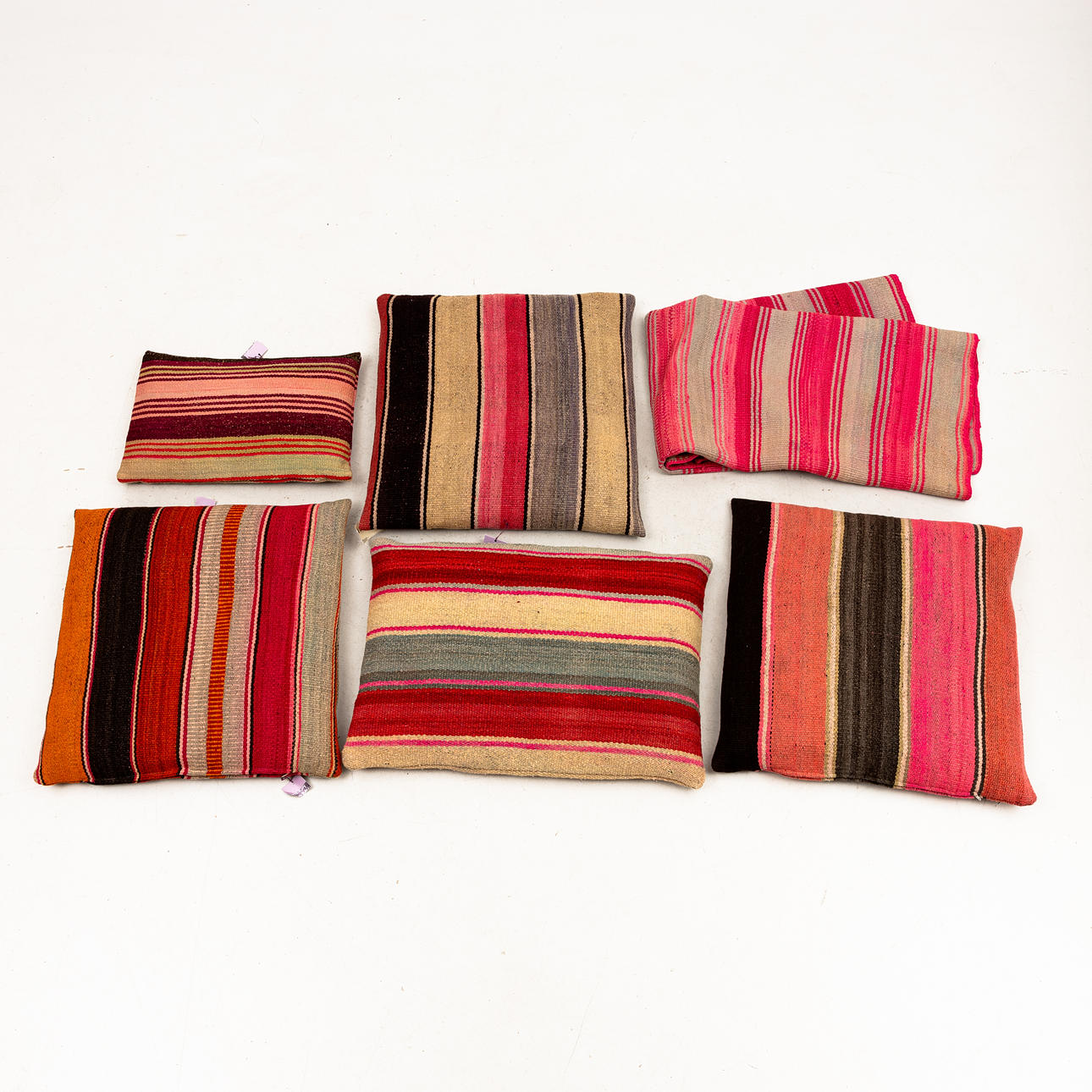 KUDDAR, 5 st samt pläd, Bolivia, 2000-tal.